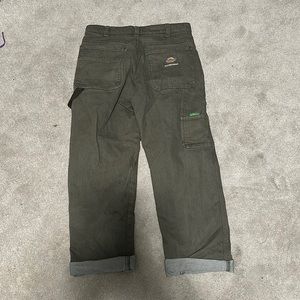 Does carpenter pants green regular